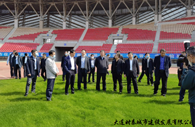 為承辦好足球相關賽事 大連普灣體育場、大連市青少年足球訓練基地 積極進行升級改造工作